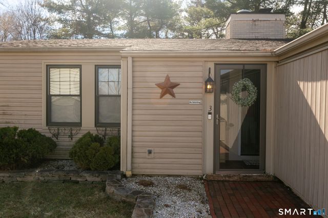 3 East Lake Place, Middletown, CT 06457