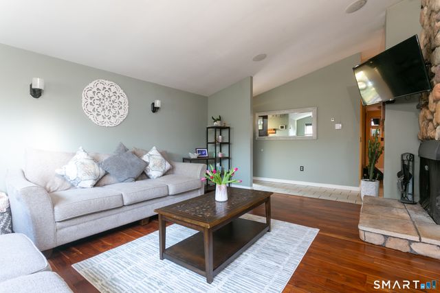 3 East Lake Place, Middletown, CT 06457