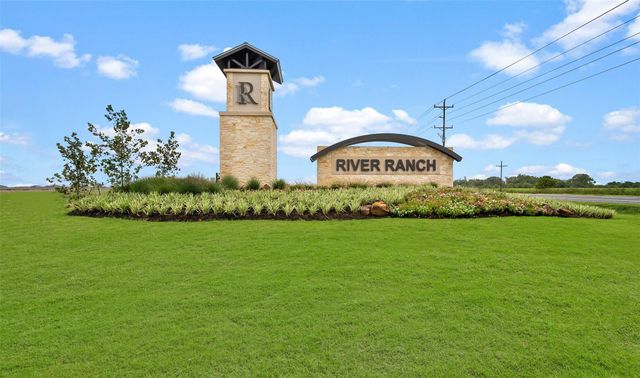 130 Valley Ranch Trail, Dayton, TX 77535