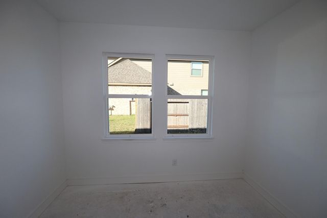 130 Valley Ranch Trail, Dayton, TX 77535