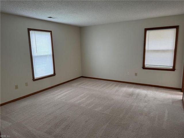 3069 Barberry LN, Virginia Beach, VA 23453