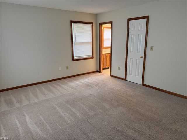 3069 Barberry LN, Virginia Beach, VA 23453