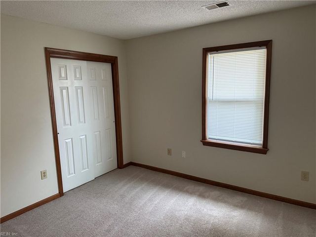 3069 Barberry LN, Virginia Beach, VA 23453