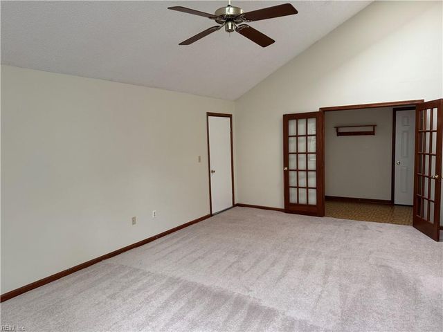 3069 Barberry LN, Virginia Beach, VA 23453