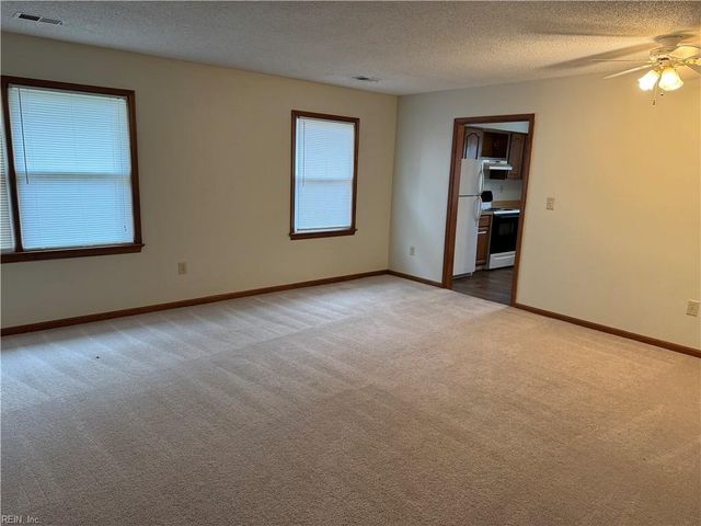 3069 Barberry LN, Virginia Beach, VA 23453