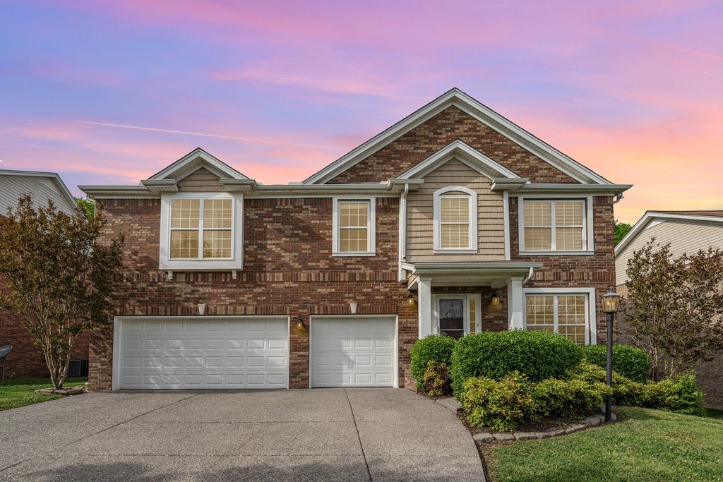 2025 Hawks Nest Dr, Hermitage, TN 37076