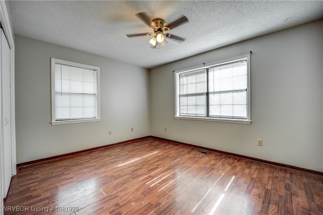 1141 Mountain Grove Terrace, Alma, AR 72921
