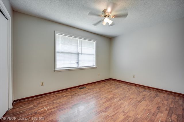 1141 Mountain Grove Terrace, Alma, AR 72921