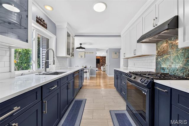 2902 Flameglow Drive, Oakville, MO 63129