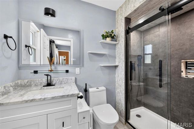 2902 Flameglow Drive, Oakville, MO 63129