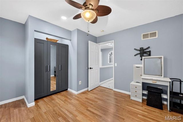 2902 Flameglow Drive, Oakville, MO 63129