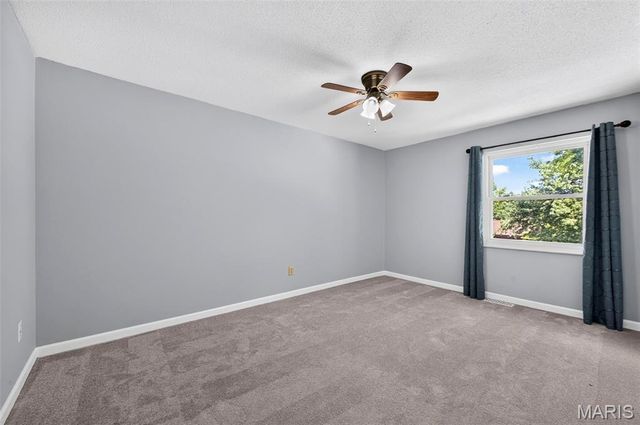 2902 Flameglow Drive, Oakville, MO 63129