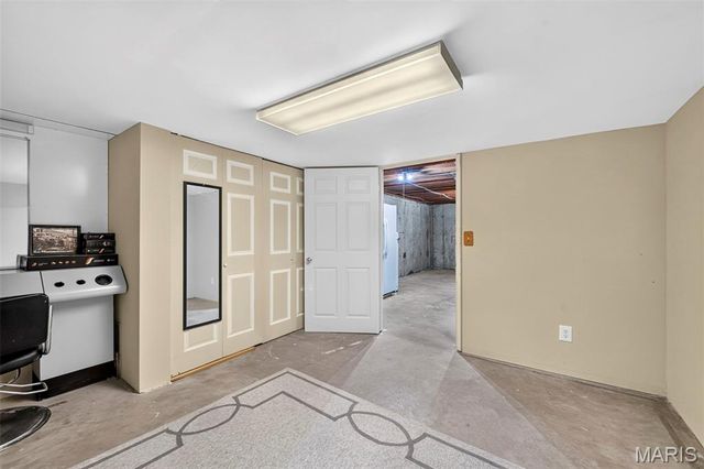 2902 Flameglow Drive, Oakville, MO 63129