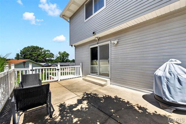 2902 Flameglow Drive, Oakville, MO 63129