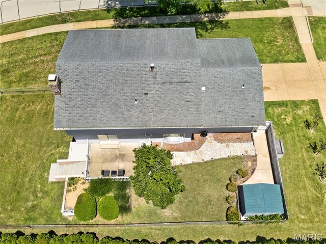 2902 Flameglow Drive, Oakville, MO 63129