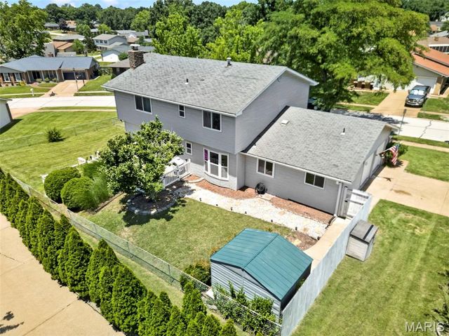 2902 Flameglow Drive, Oakville, MO 63129