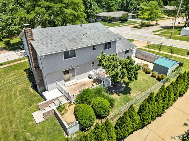 2902 Flameglow Drive, Oakville, MO 63129