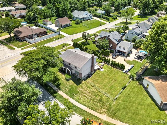 2902 Flameglow Drive, Oakville, MO 63129