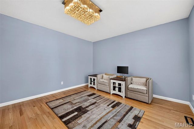 2902 Flameglow Drive, Oakville, MO 63129