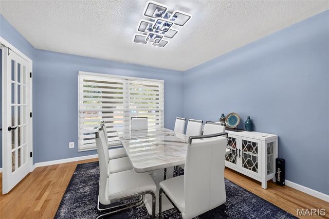 2902 Flameglow Drive, Oakville, MO 63129