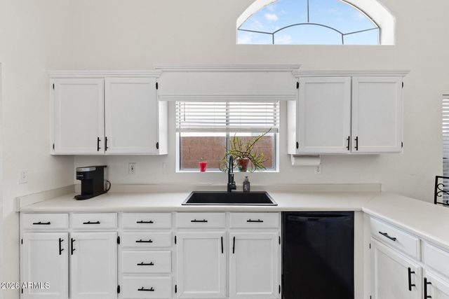 9002 W CORONADO Road, Phoenix, AZ 85037