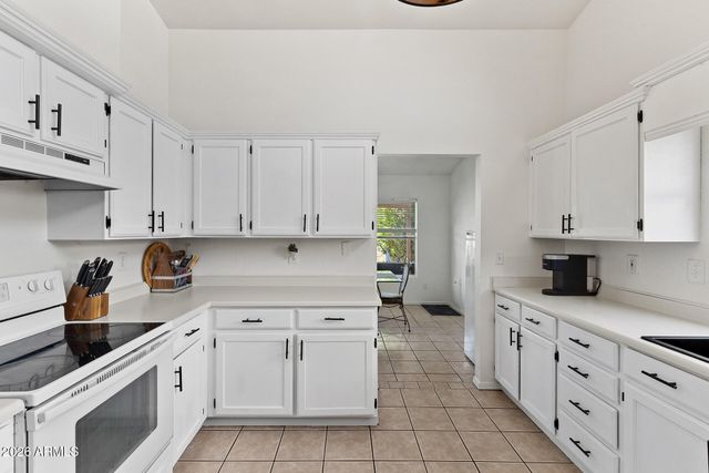 9002 W CORONADO Road, Phoenix, AZ 85037