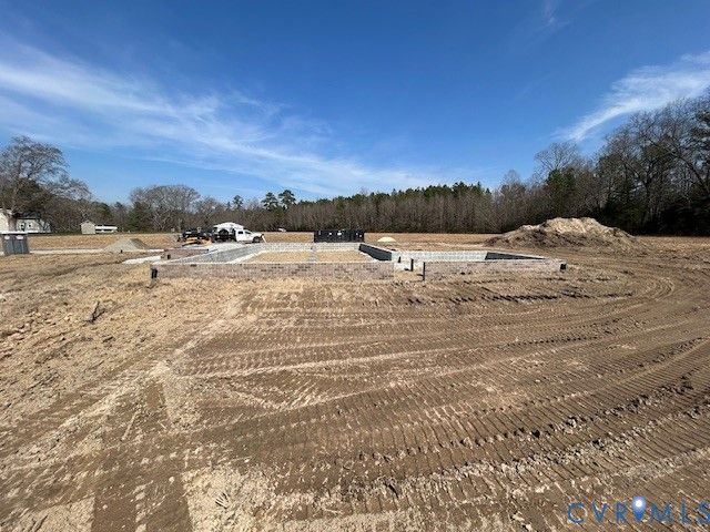 16657 Loving Union Rd, Disputanta, VA 23842