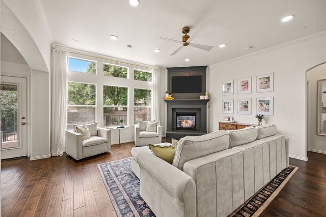 3513 Carlton Street, Grapevine, TX 76092