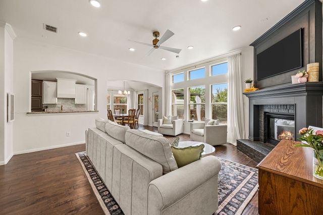 3513 Carlton Street, Grapevine, TX 76092