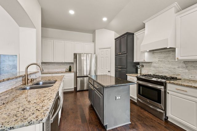 3513 Carlton Street, Grapevine, TX 76092