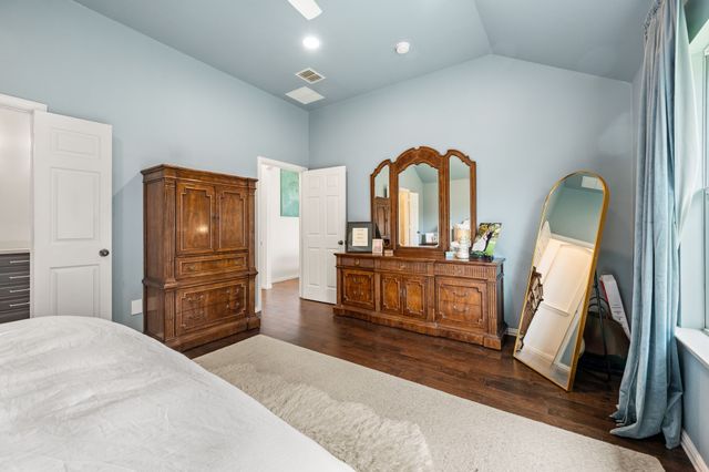 3513 Carlton Street, Grapevine, TX 76092