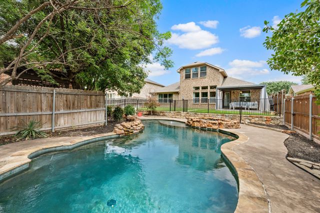 3513 Carlton Street, Grapevine, TX 76092