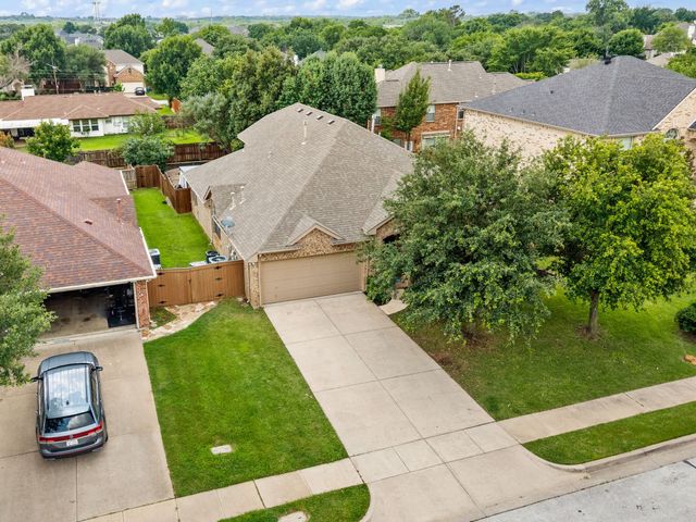 3513 Carlton Street, Grapevine, TX 76092