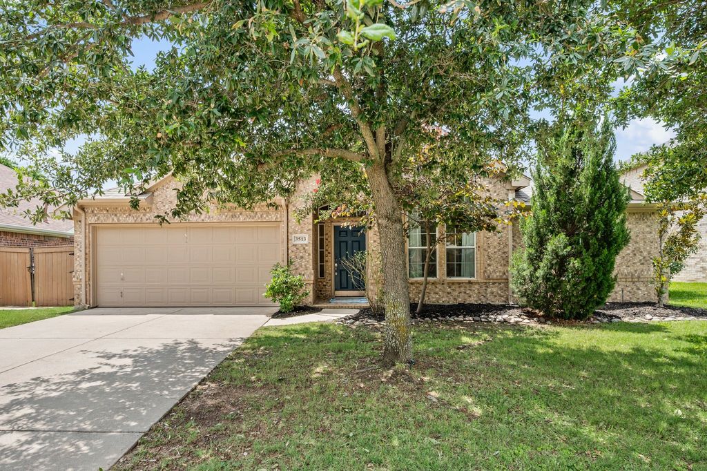 3513 Carlton Street, Grapevine, TX 76092