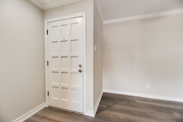 2802 Escada Drive 207, Farmers Branch, TX 75234