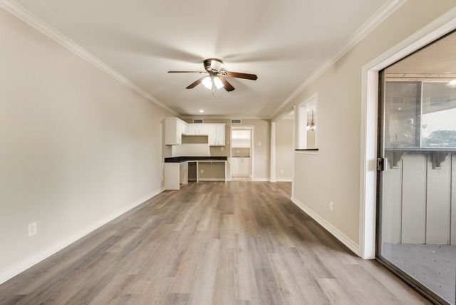 2802 Escada Drive 207, Farmers Branch, TX 75234