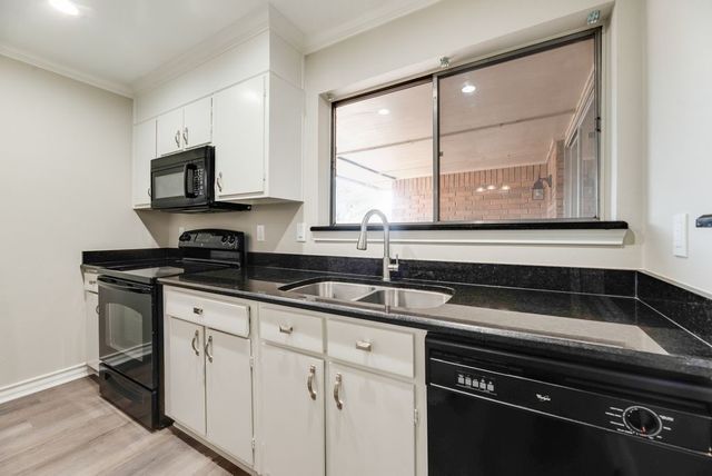 2802 Escada Drive 207, Farmers Branch, TX 75234
