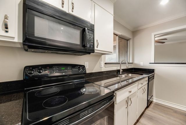 2802 Escada Drive 207, Farmers Branch, TX 75234