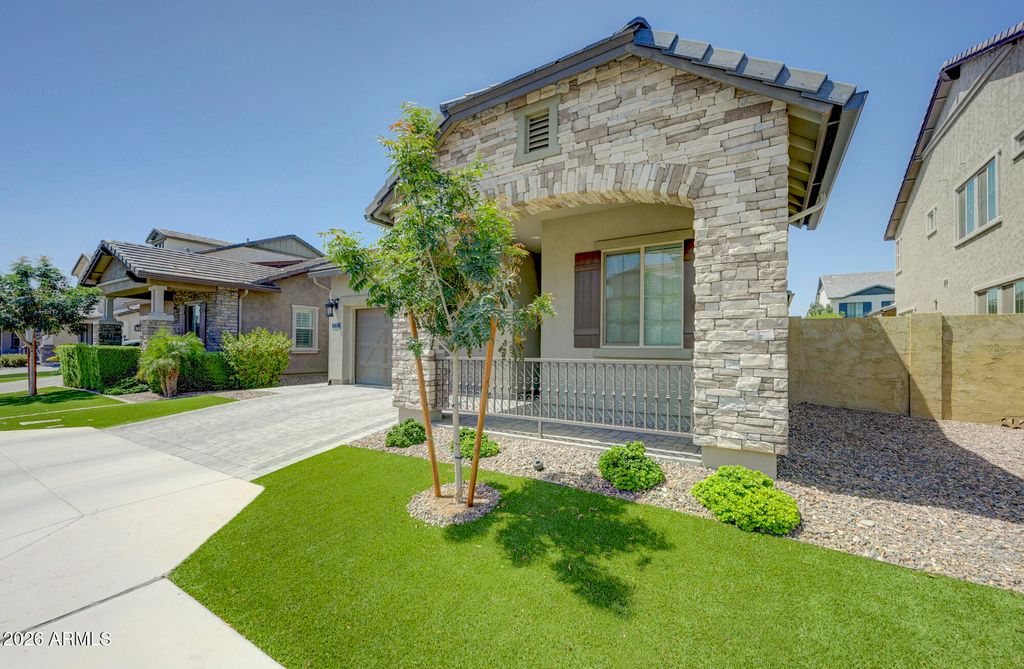 2082 E ORIOLE Drive, Gilbert, AZ 85297 — photo 2