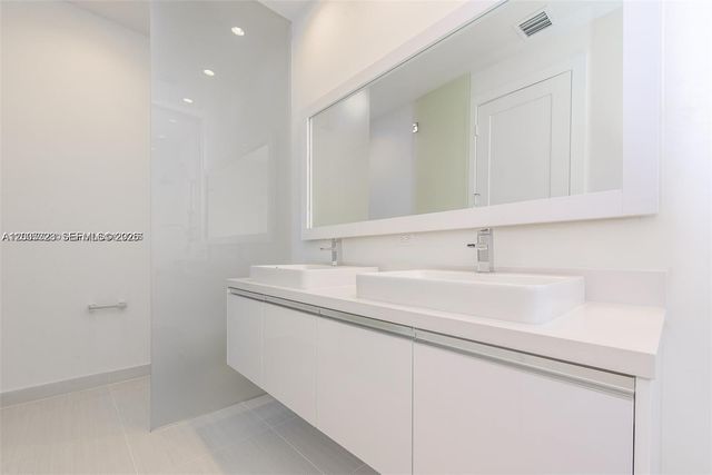 10245 NW 63rd Terrace 201, Doral, FL 33178