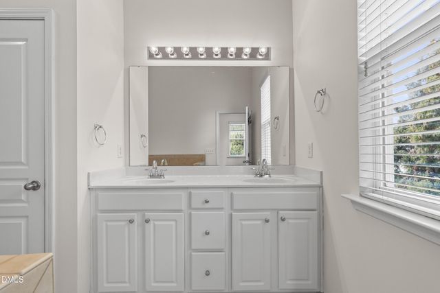 5020 Amber Clay Lane, Raleigh, NC 27612