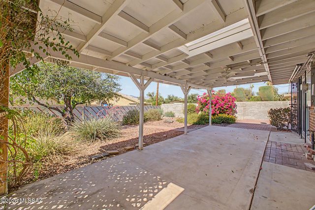 8109 E 3rd Street, Tucson, AZ 85710