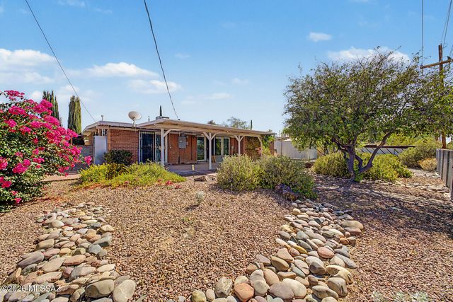 8109 E 3rd Street, Tucson, AZ 85710