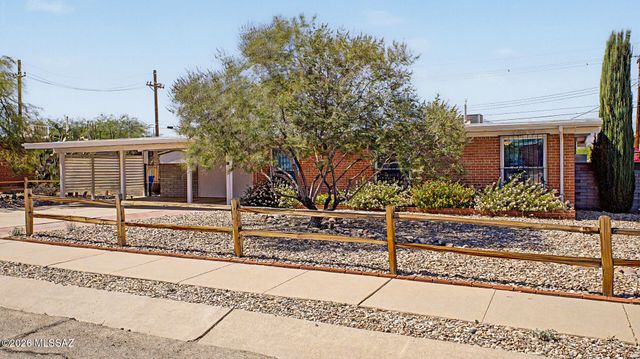 8109 E 3rd Street, Tucson, AZ 85710