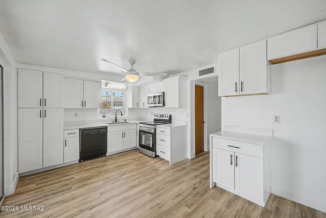 8109 E 3rd Street, Tucson, AZ 85710