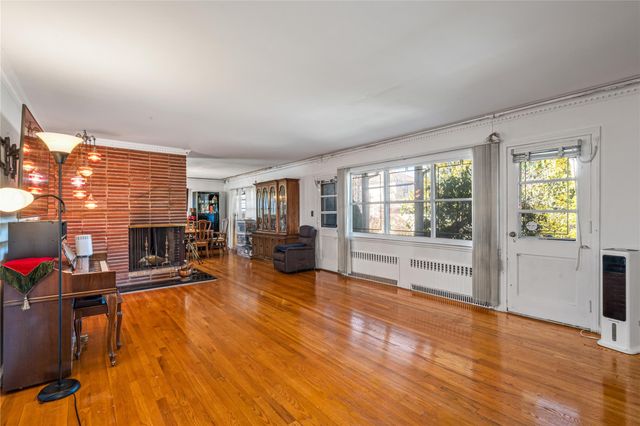 160-15 12th Avenue, Beechhurst, NY 11357