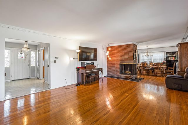 160-15 12th Avenue, Beechhurst, NY 11357