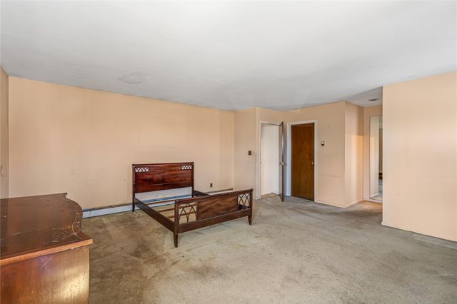 160-15 12th Avenue, Beechhurst, NY 11357