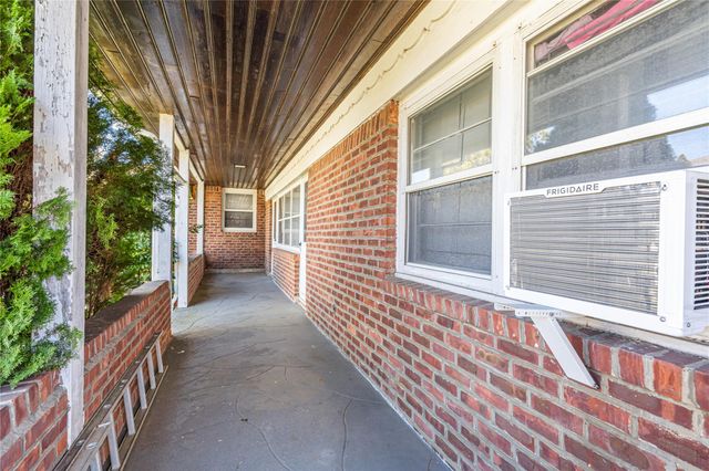 160-15 12th Avenue, Beechhurst, NY 11357
