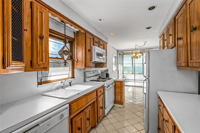 160-15 12th Avenue, Beechhurst, NY 11357